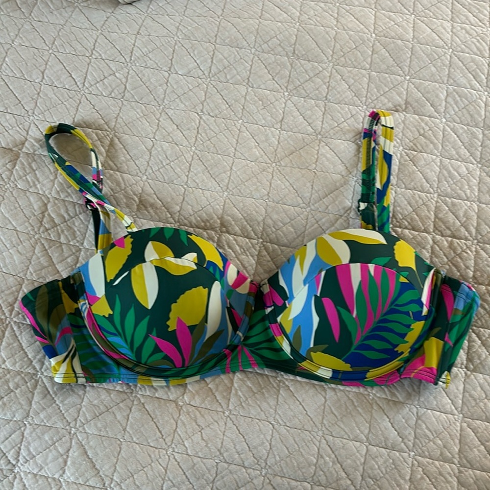Boden bathing suit top size 36c